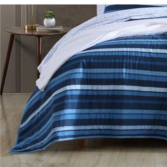 King Quilt Set, Cotton Reversible Bedding Set, All Season Casual Home Décor - Picture 3 of 7